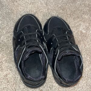 Black baby Nike huaraches